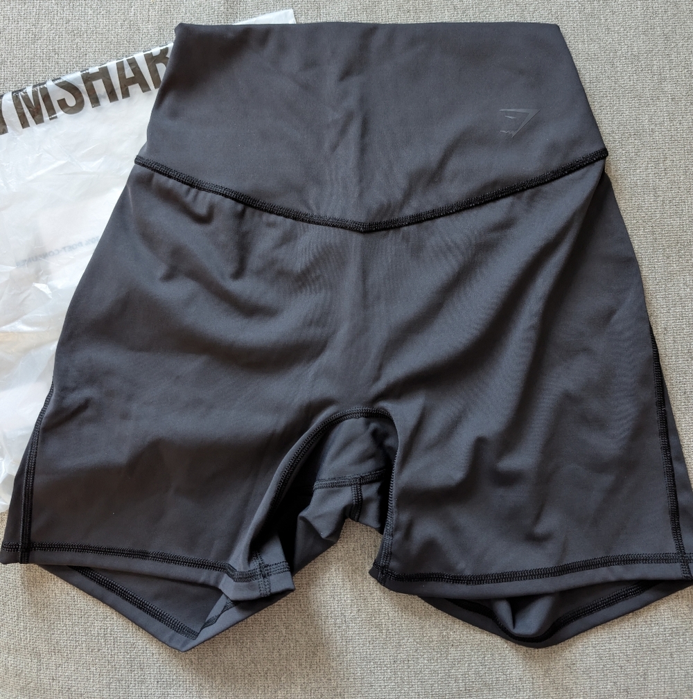 Women Gymshark Short / Size S